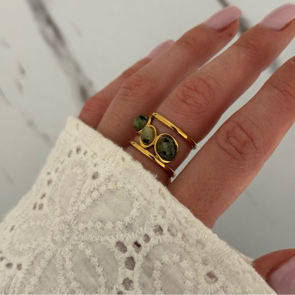 Elegant Retro Gold and Green Natural Stones Vintage Y2K Ring - Picture 4 of 5